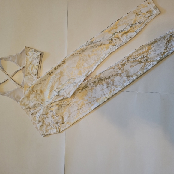 white and gold athleasure set - Picture 6 of 7